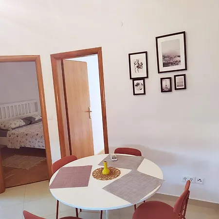 T&t Sea View Τρογκίρ