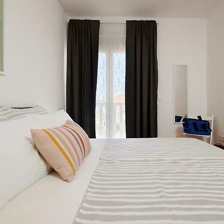 Апартаменти T&t Sea View Трогір