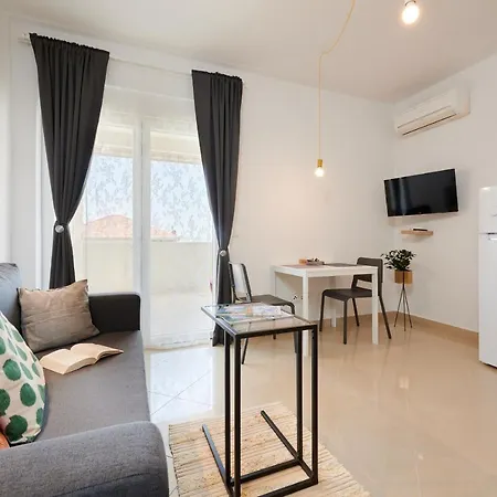 T&t Sea View Апартаменти *
