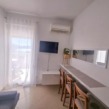 Апартаменти T&t Sea View Трогір
